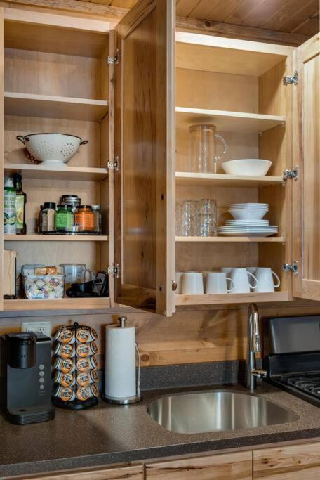 Hickory Suite - Main Street Lodge In เบอร์ลิน ภายนอก รูปภาพ
