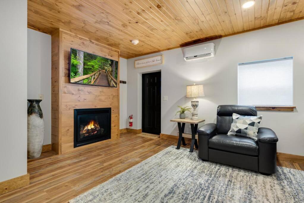 Hickory Suite - Main Street Lodge In เบอร์ลิน ภายนอก รูปภาพ