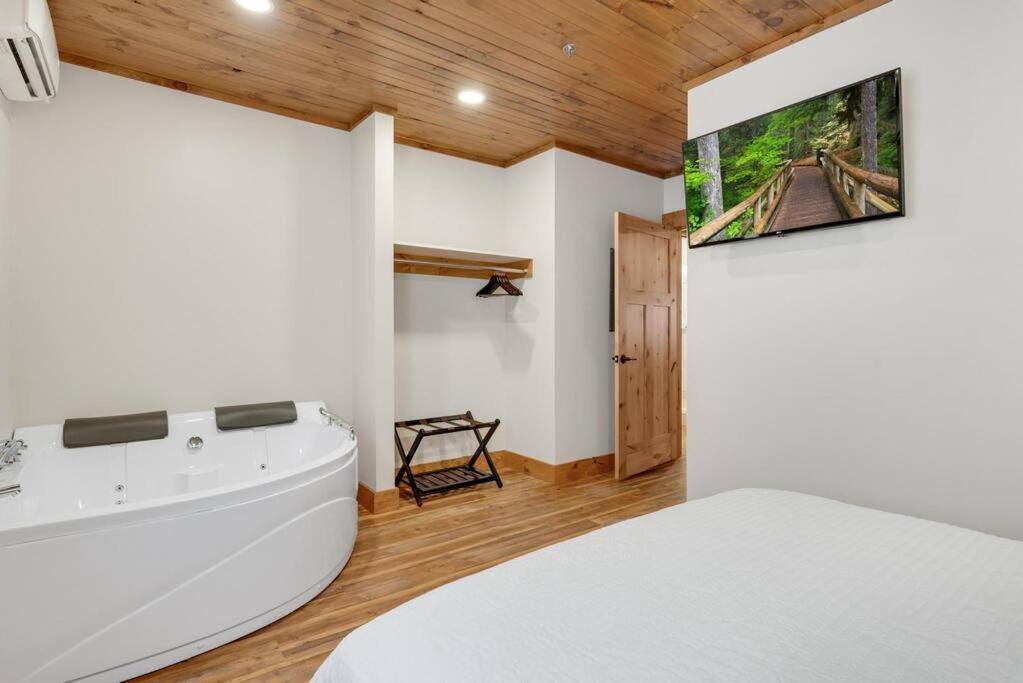 Hickory Suite - Main Street Lodge In เบอร์ลิน ภายนอก รูปภาพ